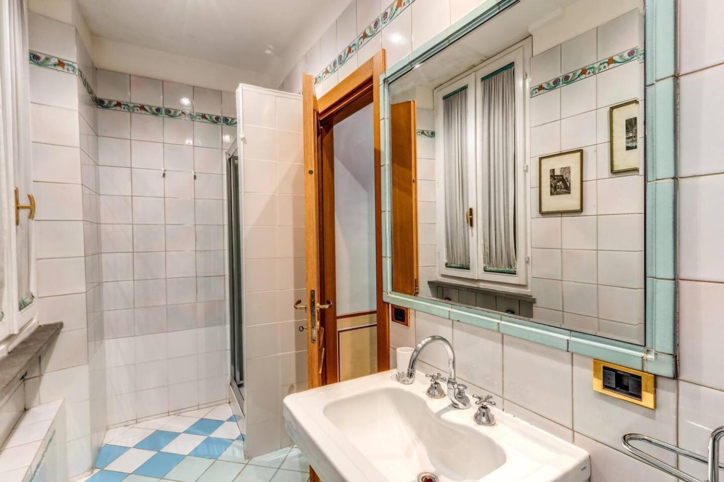 Cozy Flat In Trevi Fountain Lägenhet Rom Exteriör bild