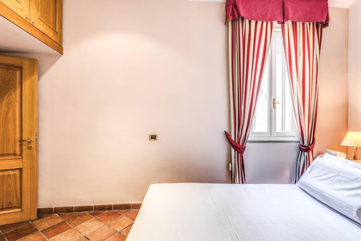 Cozy Flat In Trevi Fountain Lägenhet Rom Exteriör bild