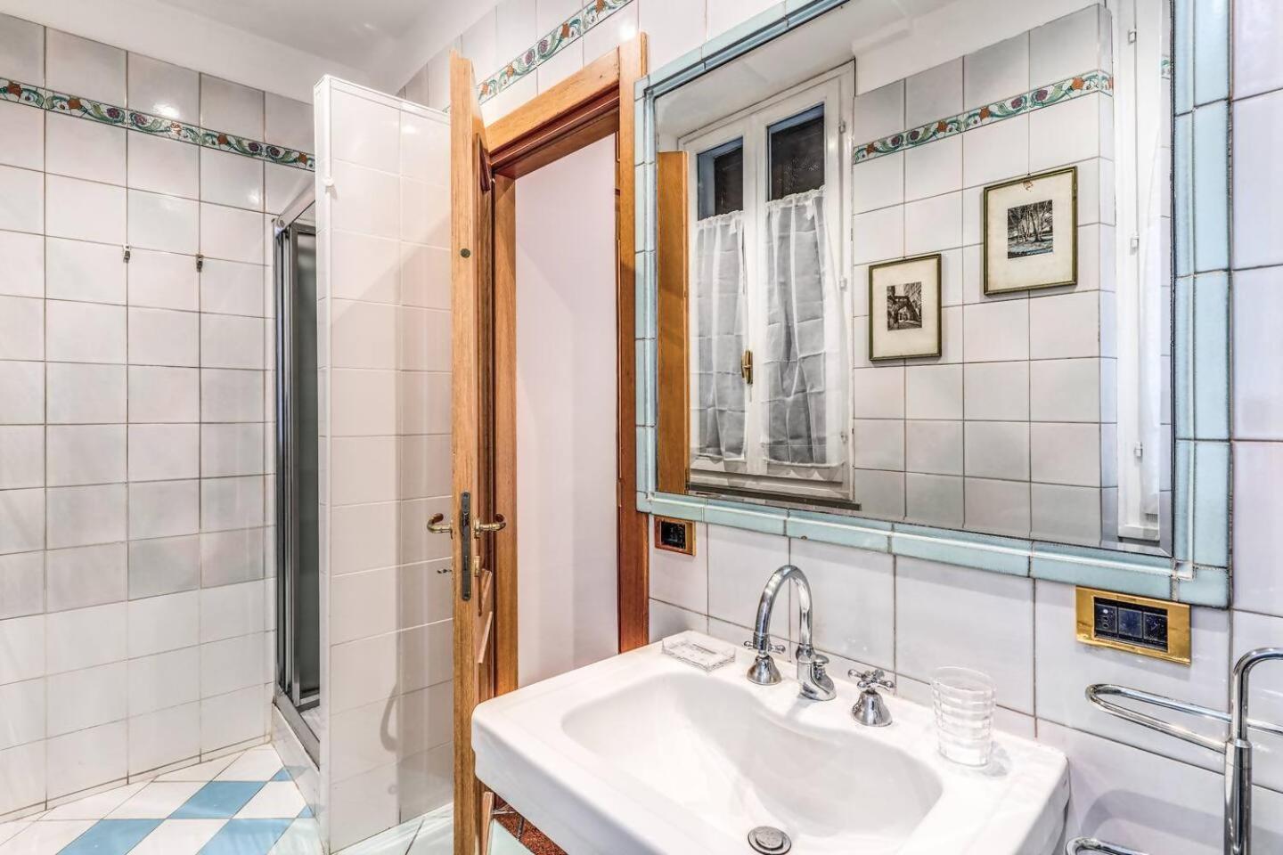 Cozy Flat In Trevi Fountain Lägenhet Rom Exteriör bild
