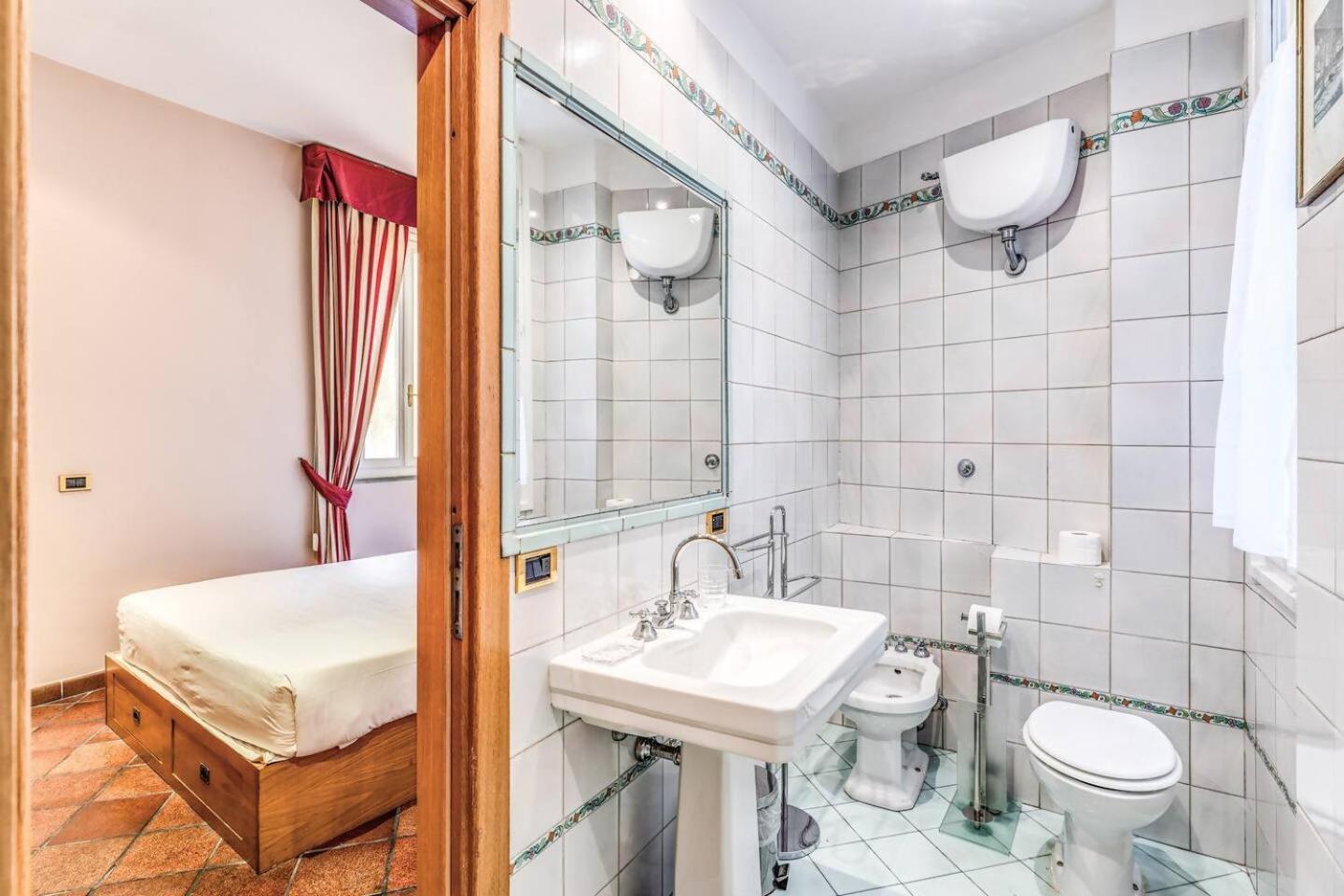 Cozy Flat In Trevi Fountain Lägenhet Rom Exteriör bild