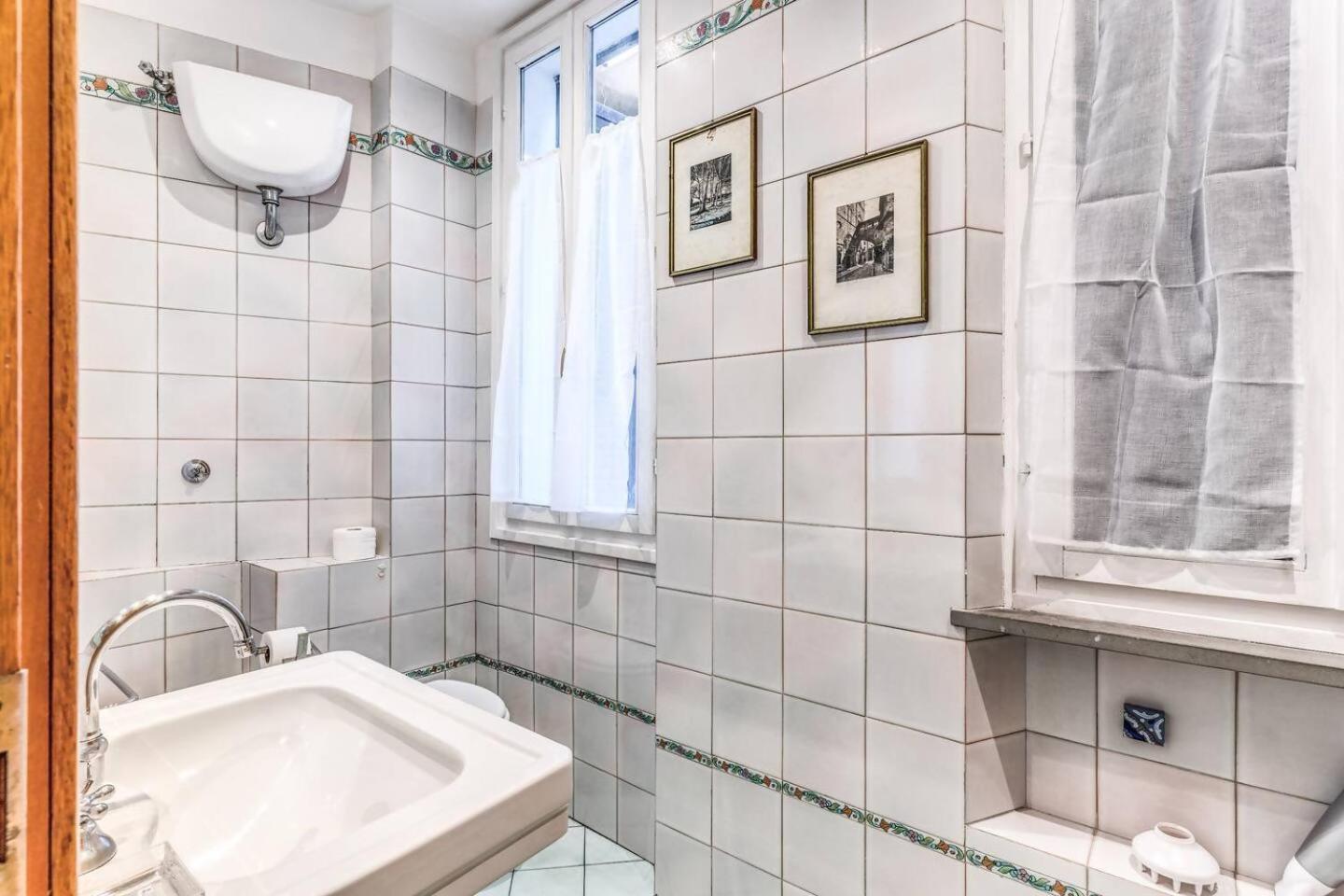 Cozy Flat In Trevi Fountain Lägenhet Rom Exteriör bild